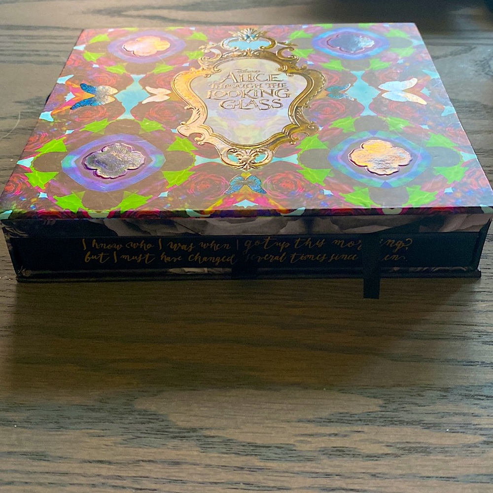 Urban decay Alice Through the looking glass Eyeshadow palette - Picture 8 of 8